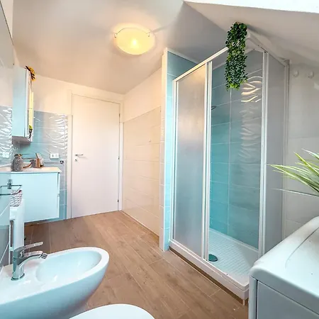 Lincoln Terzo Piano Al Mare Rif A534 * Porto d'Ascoli